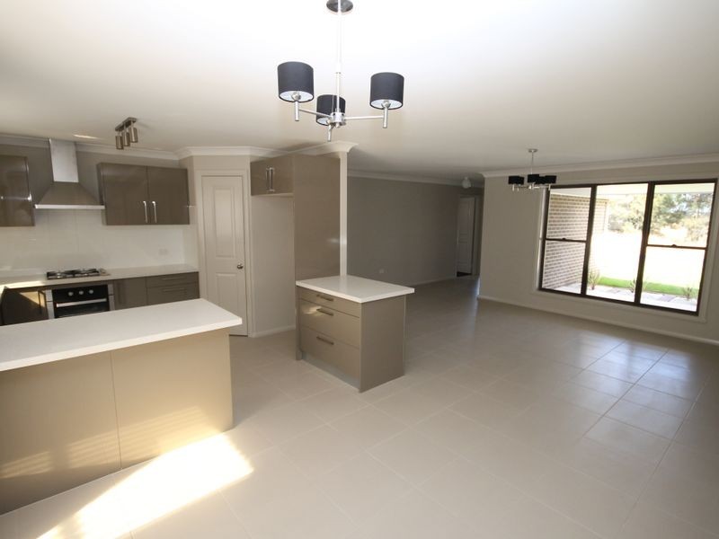 5 Napoleon Street, Raglan NSW 2795