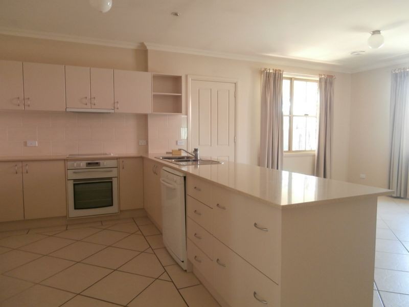 168A Lambert Street, Bathurst NSW 2795