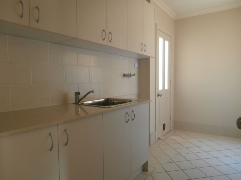 168A Lambert Street, Bathurst NSW 2795