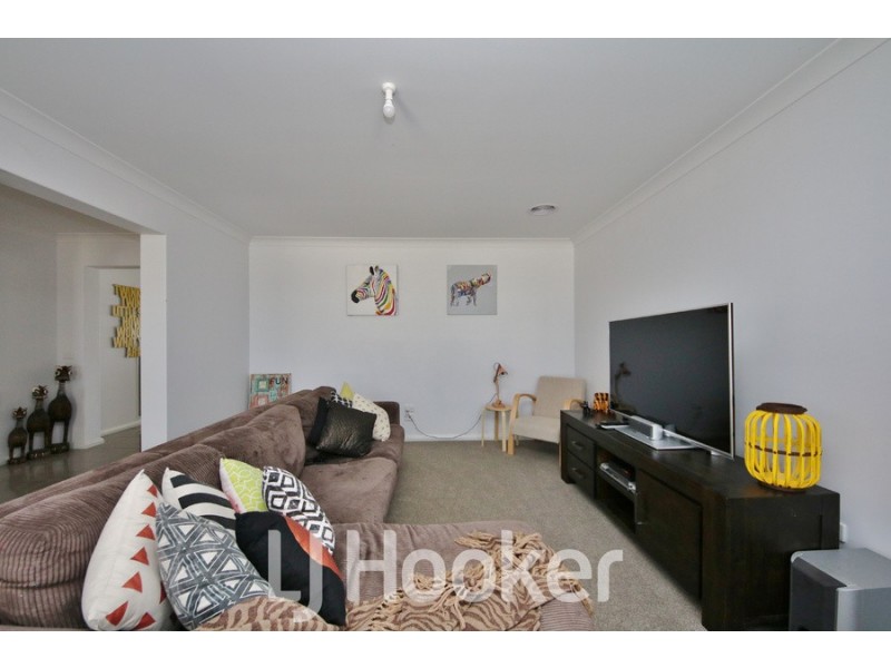 11 Coates Drive, Kelso NSW 2795