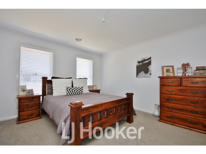 11 Coates Drive, Kelso NSW 2795