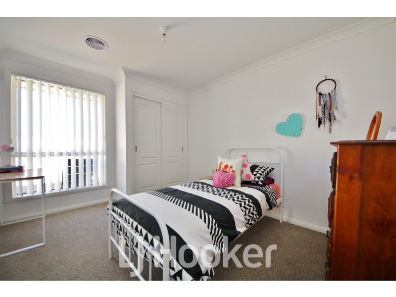 11 Coates Drive, Kelso NSW 2795