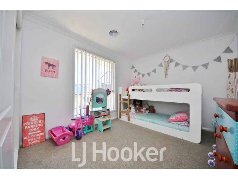 11 Coates Drive, Kelso NSW 2795