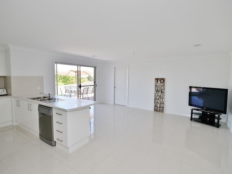 13 Gibsone Drive, Kelso NSW 2795