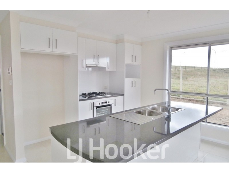 9 Amber Close, Kelso NSW 2795