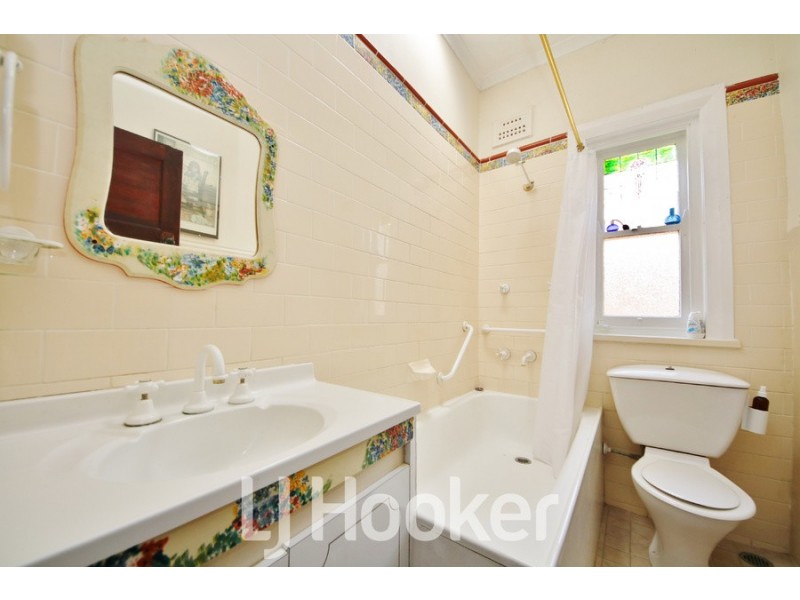 286 Piper Street, Bathurst NSW 2795