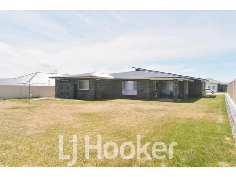 38 Mendel Drive, Bathurst NSW 2795