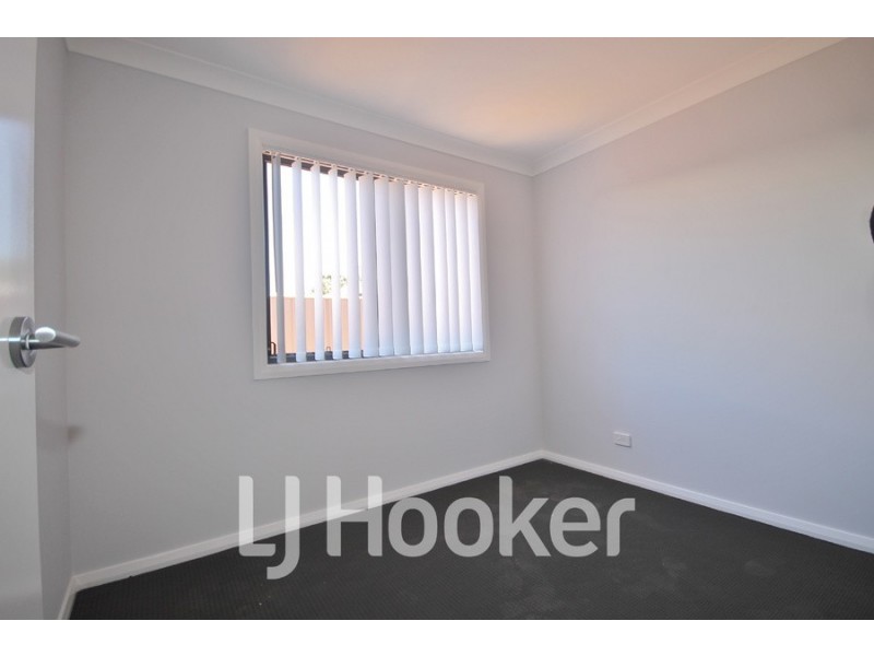 2/4a Upfold Street, Gormans Hill NSW 2795