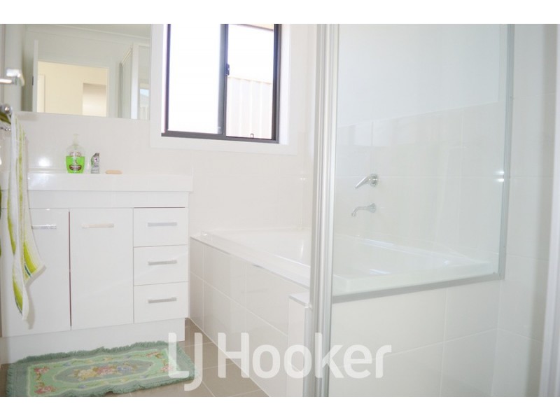 65 Amber Close, Kelso NSW 2795