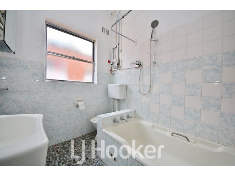 8/4 William Street, Bathurst NSW 2795