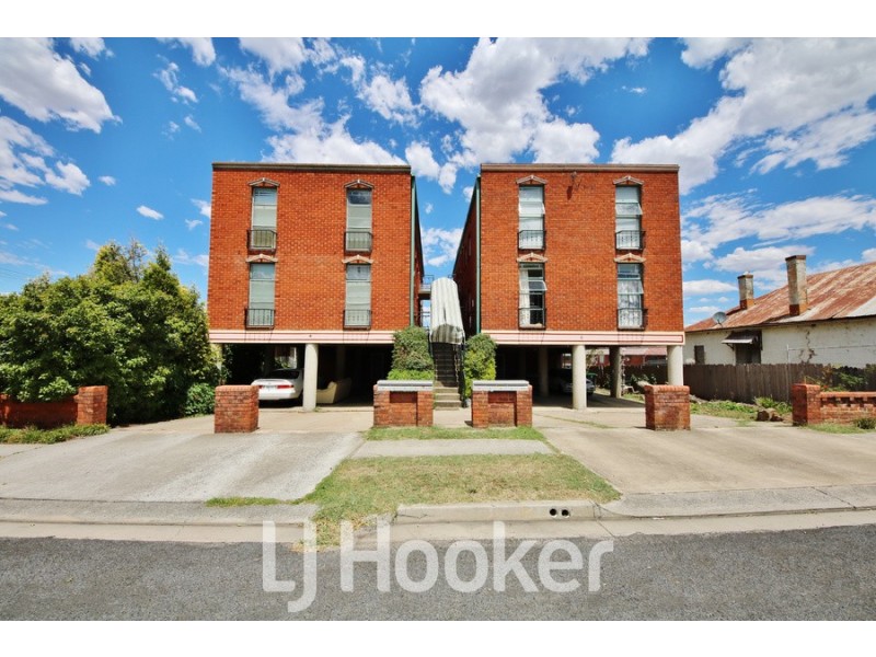 8/4 William Street, Bathurst NSW 2795