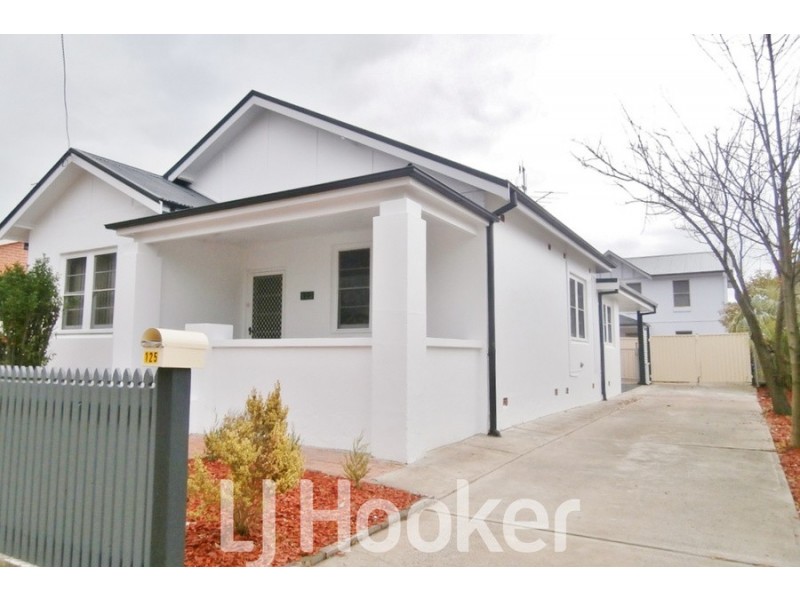 125 Peel Street, Bathurst NSW 2795