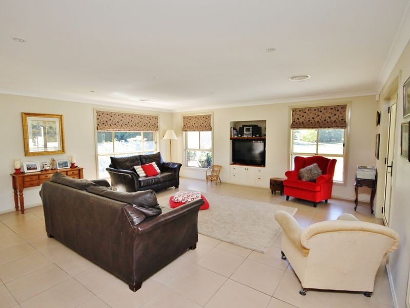17 Claremont Drive, White Rock NSW 2795