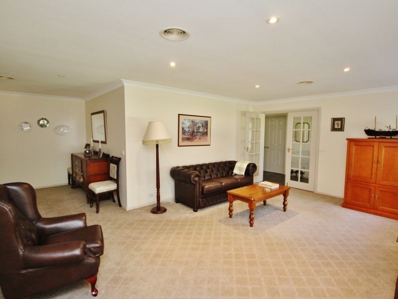 17 Claremont Drive, White Rock NSW 2795