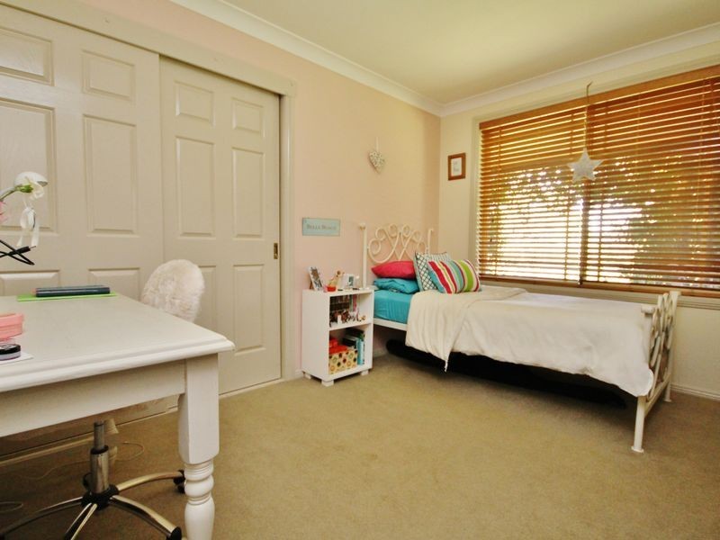 17 Claremont Drive, White Rock NSW 2795