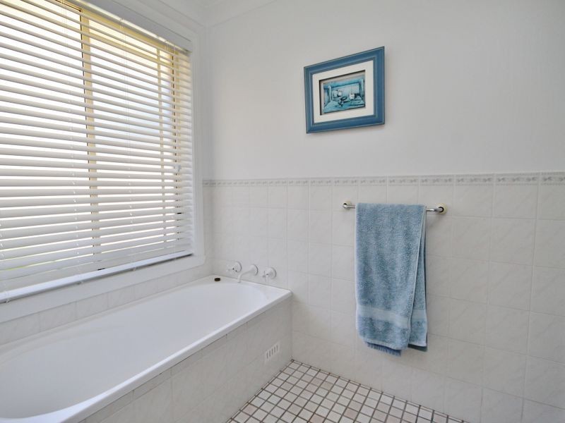 17 Claremont Drive, White Rock NSW 2795