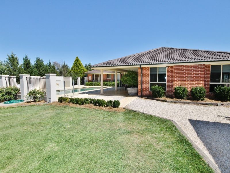17 Claremont Drive, White Rock NSW 2795