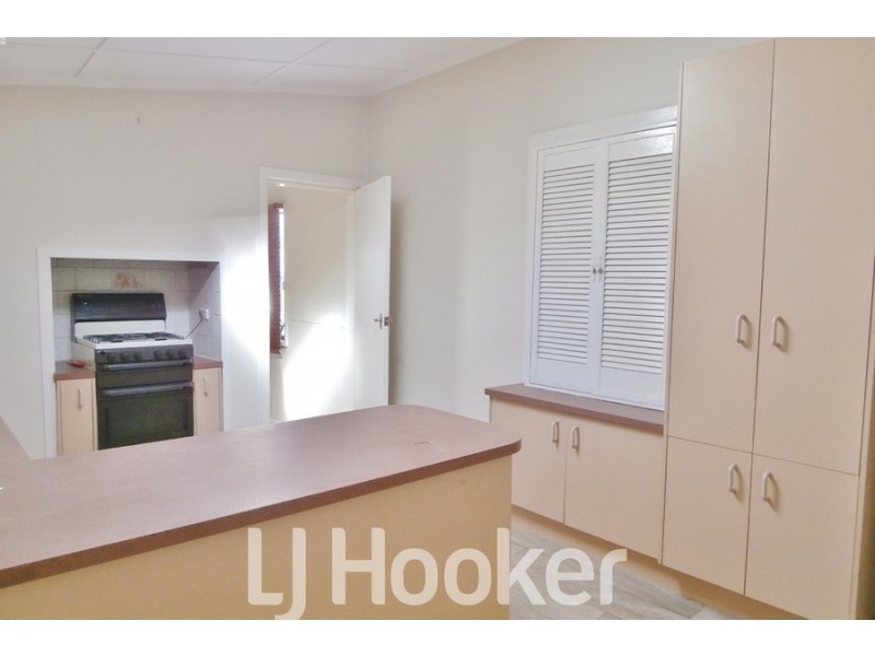 138 Stewart Street, Bathurst NSW 2795