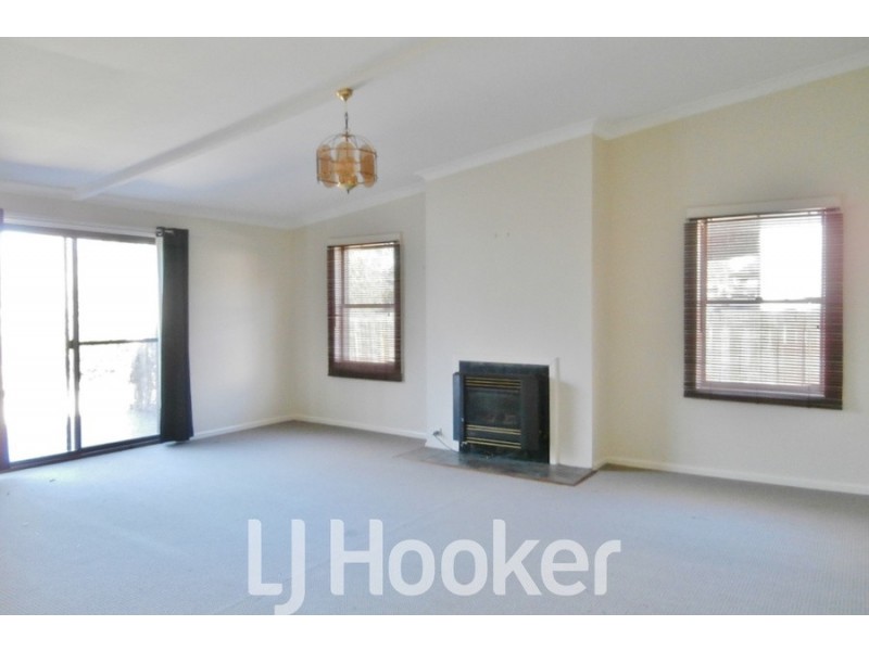 138 Stewart Street, Bathurst NSW 2795