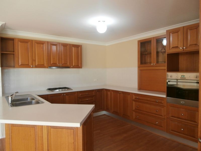 24 Jarrah Court, Bathurst NSW 2795