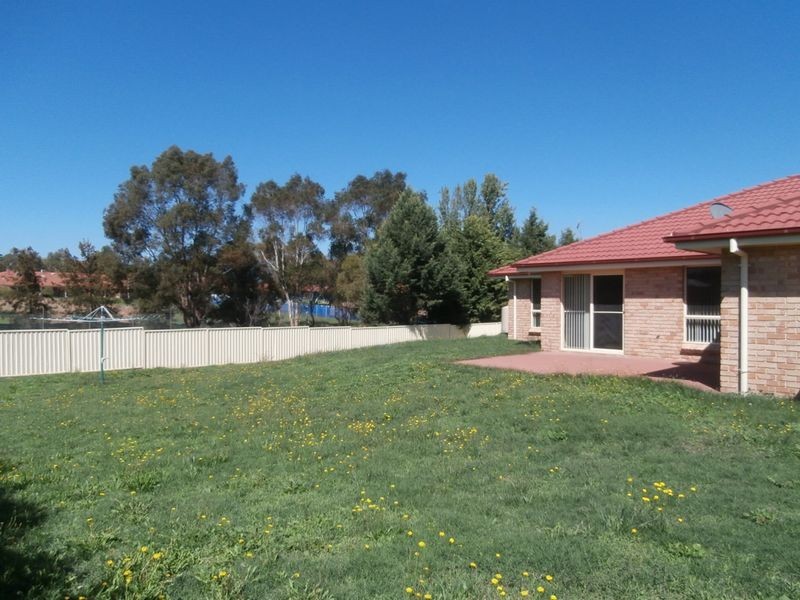 24 Jarrah Court, Bathurst NSW 2795