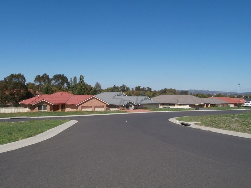 24 Jarrah Court, Bathurst NSW 2795