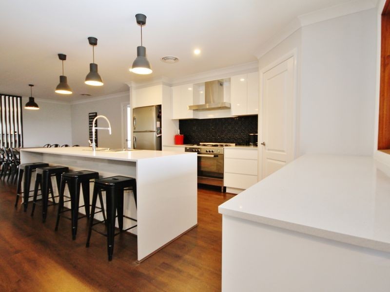 17 Mendel Drive, Kelso NSW 2795