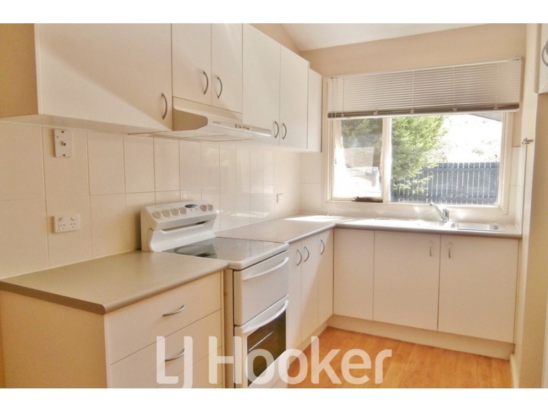 12 Ribbon Gum Place, Bathurst NSW 2795