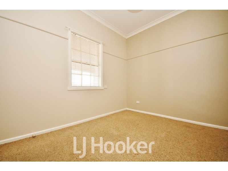 96 Durham Street, Bathurst NSW 2795
