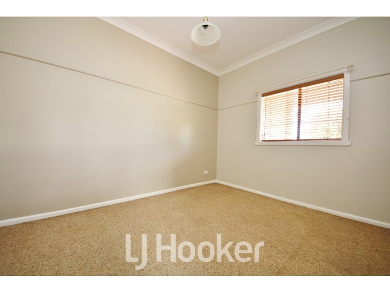 96 Durham Street, Bathurst NSW 2795