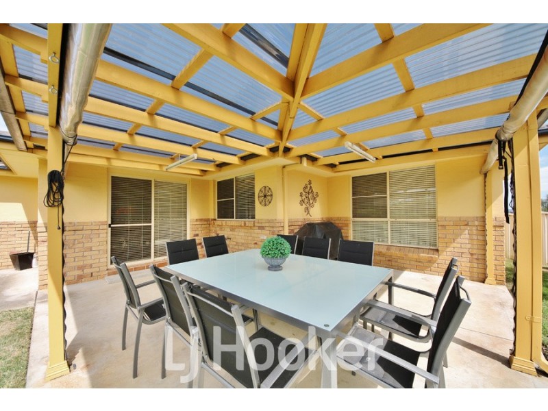 6 Roxburgh Drive, Kelso NSW 2795