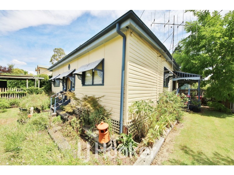 2 Wilkins Street, Bathurst NSW 2795