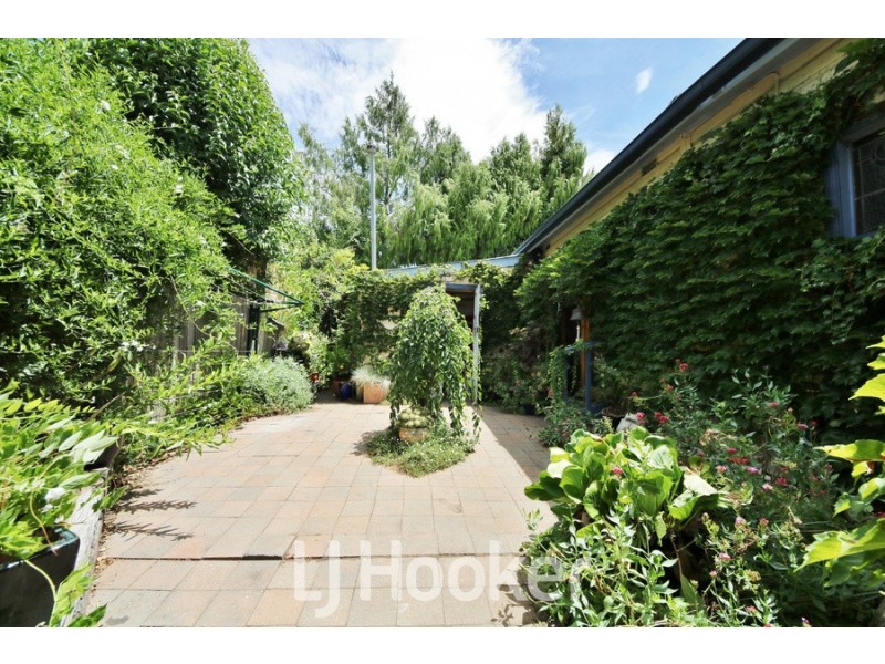 2 Wilkins Street, Bathurst NSW 2795