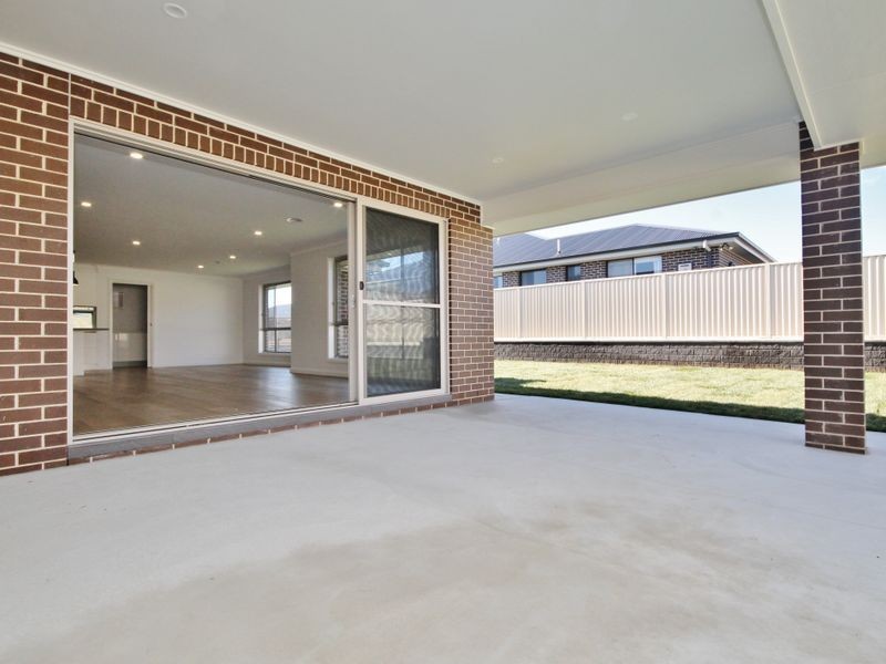 12 Mendel Drive, Kelso NSW 2795