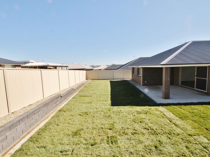 12 Mendel Drive, Kelso NSW 2795