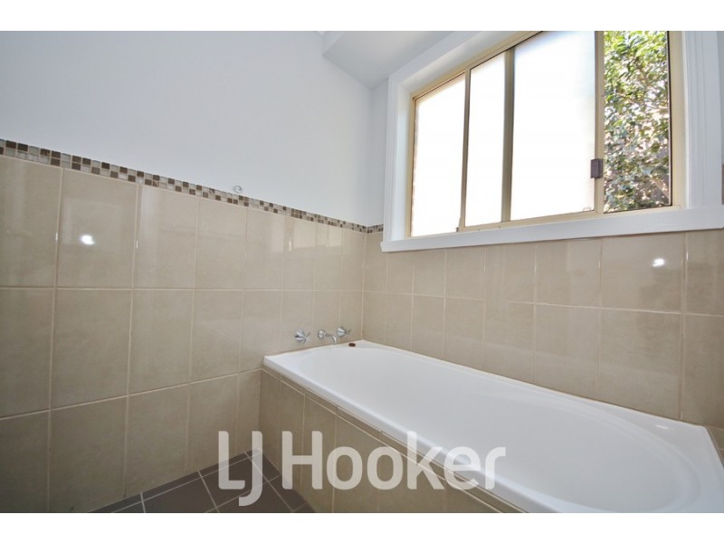 10 Barker Circuit, Kelso NSW 2795