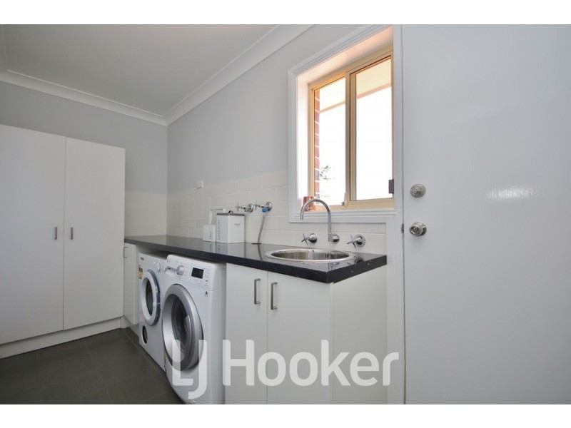 10 Barker Circuit, Kelso NSW 2795