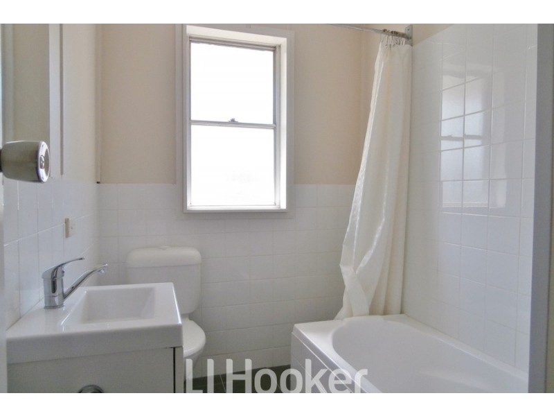 11 Arunta Street, Bathurst NSW 2795