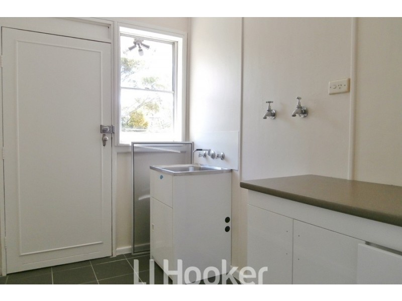 11 Arunta Street, Bathurst NSW 2795