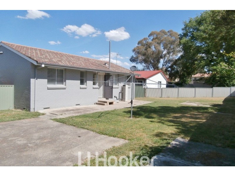 11 Arunta Street, Bathurst NSW 2795