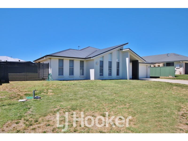 28 Blaxland Drive, Llanarth NSW 2795