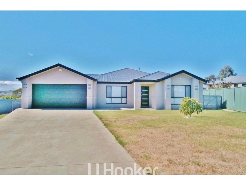 43 Darwin Drive, Bathurst NSW 2795