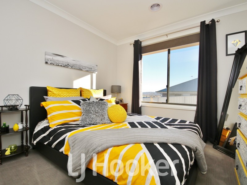 18 Keane Drive, Kelso NSW 2795