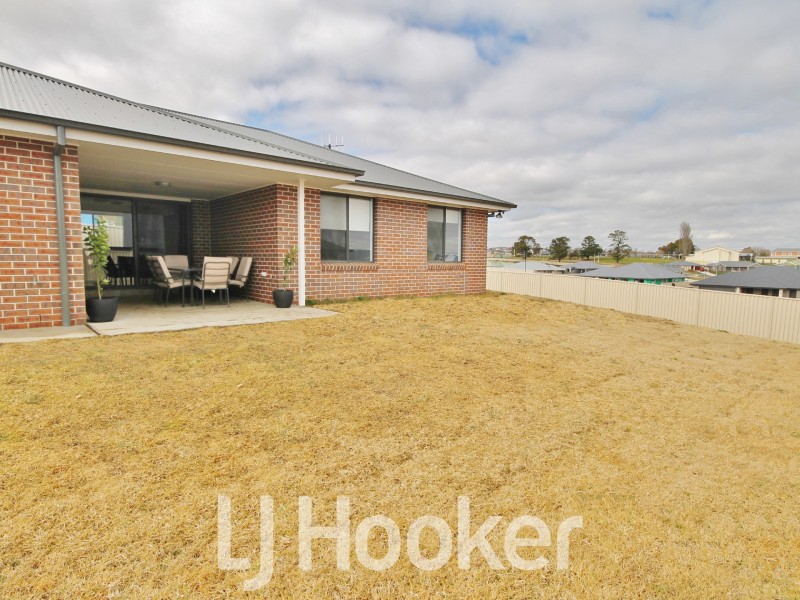 18 Keane Drive, Kelso NSW 2795