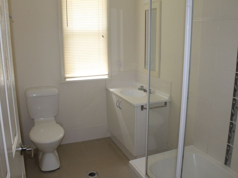 15 Hamley Street, Bathurst NSW 2795