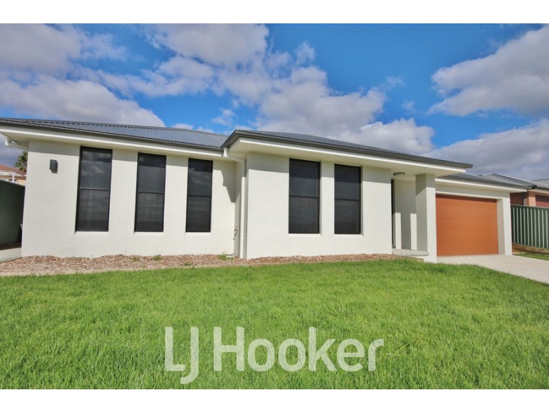 14 Barr Street, Windradyne NSW 2795