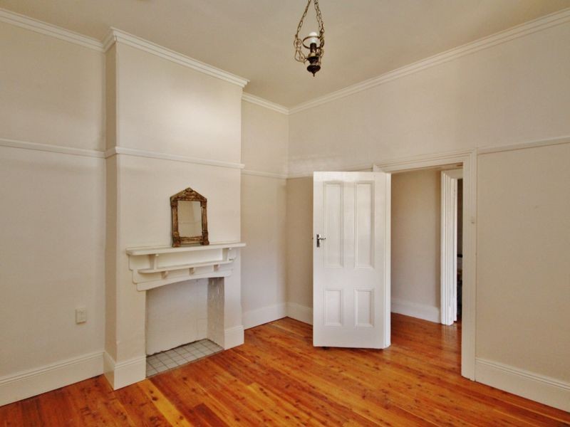 96 Seymour Street, Bathurst NSW 2795