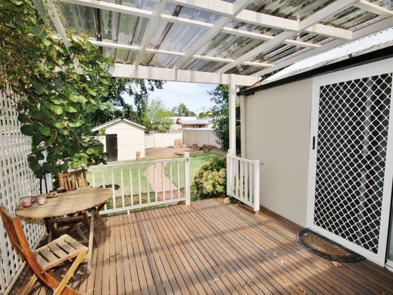 96 Seymour Street, Bathurst NSW 2795