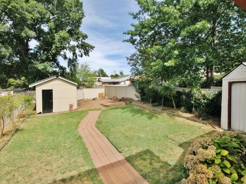 96 Seymour Street, Bathurst NSW 2795