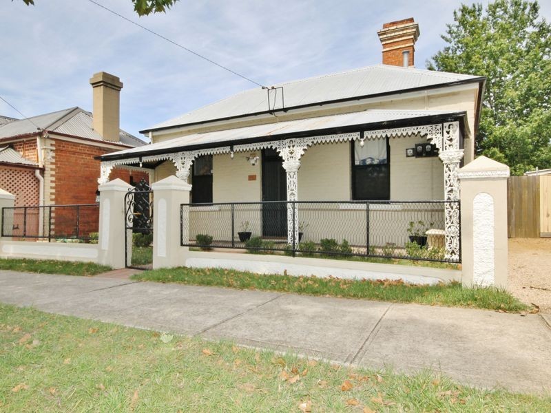 96 Seymour Street, Bathurst NSW 2795